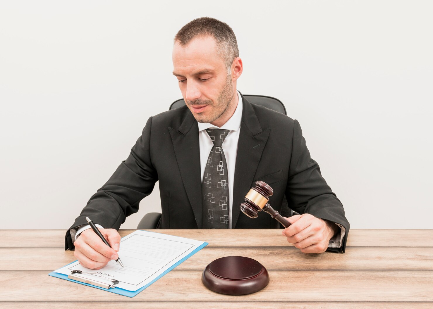 lawyer-filling
