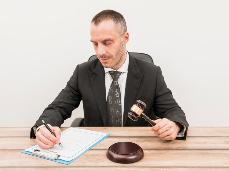 lawyer-filling