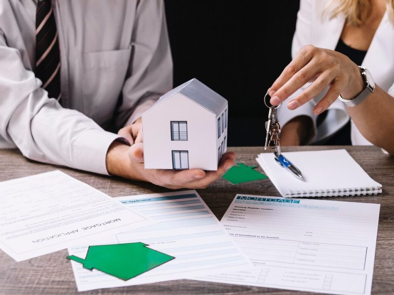 realtor-giving